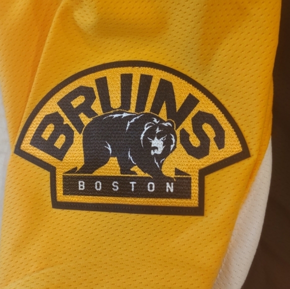 Boston Bruins Fanatics Hockey Jersey - Picture 5 of 12